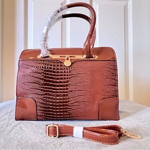 *BRAND NEW* Leather hand bag Crocodile